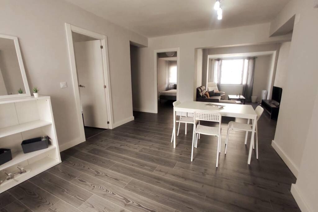 Espacioso Piso Con Garaje Cerca Del Centro De Vigo Dış mekan fotoğraf
